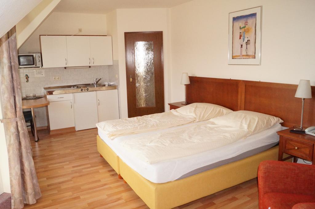 Pension Appartementhaus Hus Moehlenbarg Cuxhaven Room photo